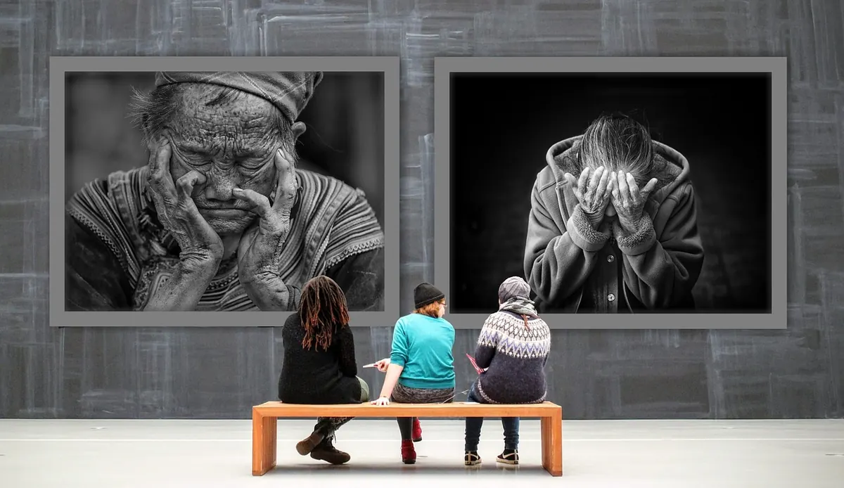 Local Art Galleries and Open Calls: How to Use UK Opportunities to Build Your Portfolio
